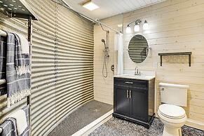 9 Mi to Dtwn Granbury: Getaway w/ Water Views