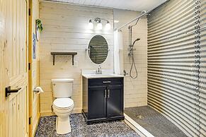 9 Mi to Dtwn Granbury: Getaway w/ Water Views