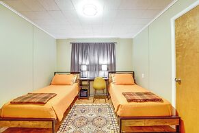 2 Mi to U of A: Centrally Located Home w/ Patio!