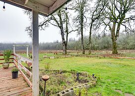 5 Mi to Hillsboro: Peaceful Home w/ Fire Pit