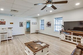 8 Mi to Kentucky Downs: Quiet Getaway w/ Patio