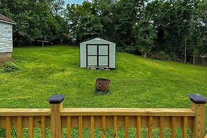 Near Bourbon Trail: Quiet Home w/ Deck