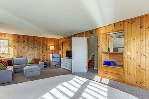 Outdoor Adventurer's Oasis in White Salmon