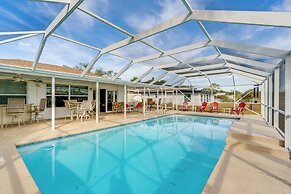 4 Mi to Warm Mineral Springs: Canal-front Getaway