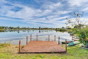 4 Mi to Warm Mineral Springs: Canal-front Getaway