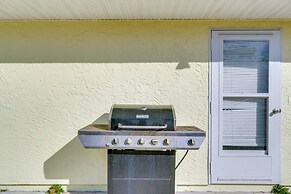 4 Mi to Warm Mineral Springs: Canal-front Getaway