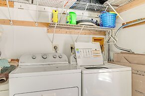 4 Mi to Warm Mineral Springs: Canal-front Getaway