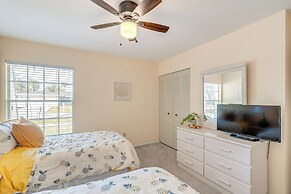 4 Mi to Warm Mineral Springs: Canal-front Getaway