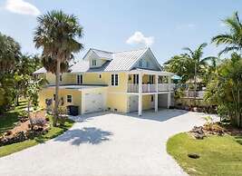 NEW Jungle Paradise Treehouse Suite With Resort Amenities Elevator Acc