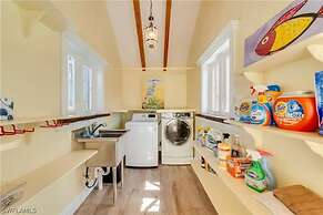 NEW Jungle Paradise Treehouse Suite With Resort Amenities Elevator Acc