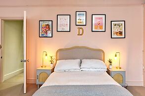 4 Bedroom House Barnes