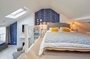 4 Bedroom House Barnes