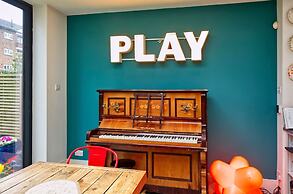 4 Bedroom House Barnes