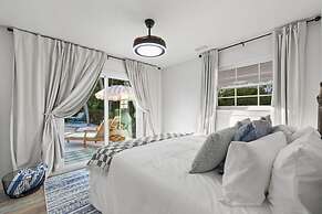2 Bedroom 1 Bath Pool View Private Suite