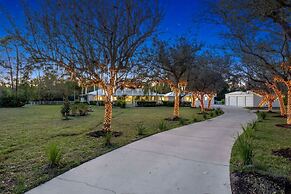 2 Bedroom 1 Bath Pool View Private Suite