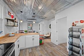 2 Bedroom 1 Bath Pool View Private Suite