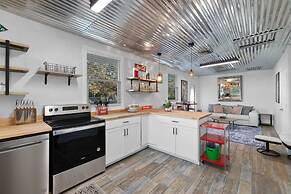 2 Bedroom 1 Bath Pool View Private Suite