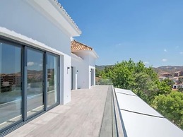 Sunrise Villa Marbella by Lodgerstrip