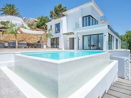 Sunrise Villa Marbella by Lodgerstrip