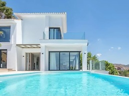Sunrise Villa Marbella by Lodgerstrip