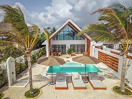 Solymar Staffed Beach Front Villa
