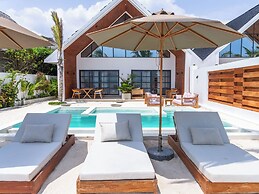 Solymar Staffed Beach Front Villa