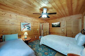 Mountain Haven in the Woods