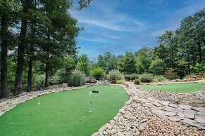 Mountain Haven in the Woods