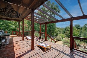 Mountain Haven in the Woods