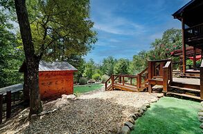 Mountain Haven in the Woods