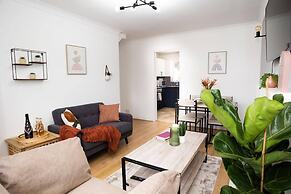 Lovely 2bedroom Home in Haydock With Free Parking