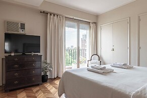 FLIPHAUS Av del Libertador 1100