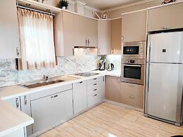 Villa Traditional Estate Heated Pool