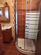 Villa Traditional Estate Heated Pool