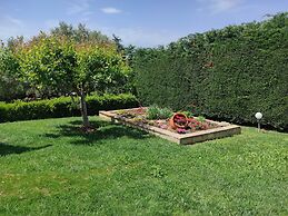 Villa Traditional Estate Heated Pool