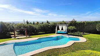 Villa Traditional Estate Heated Pool
