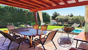 Villa Traditional Estate Heated Pool