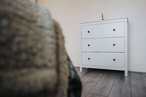 Spacious 4-bedroom Manchester Retreat With Garden