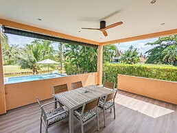 Poolside Apartments and Rooms