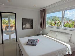 Poolside Apartments and Rooms