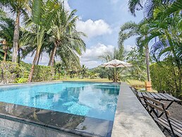 Poolside Apartments and Rooms