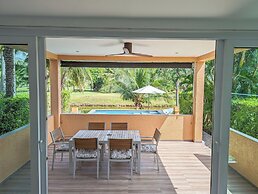 Poolside Apartments and Rooms