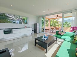 Poolside Apartments and Rooms