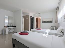 Poolside Apartments and Rooms