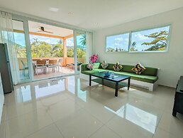 Poolside Apartments and Rooms