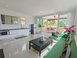 Poolside Apartments and Rooms