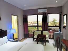 Fams Embassy Suites