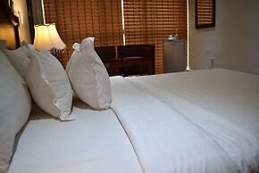 Fams Embassy Suites