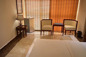 Fams Embassy Suites