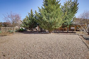 Artsy Studio w/ Patio: 25 Mi to Santa Fe